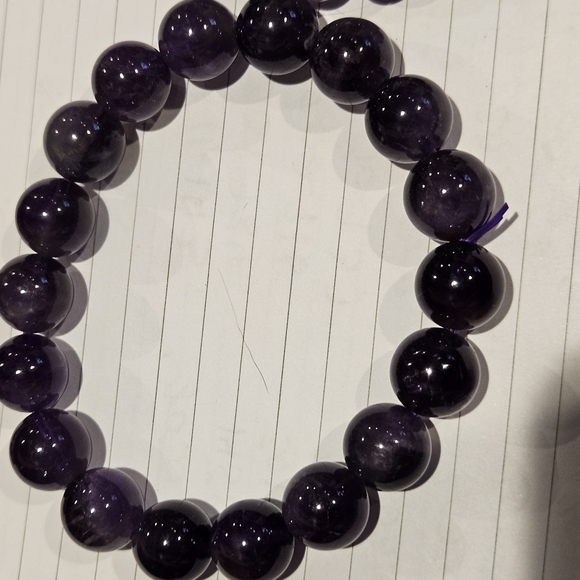 Elegant Purple Dyed Agate Beaded Bracelet - Picture 6 of 6